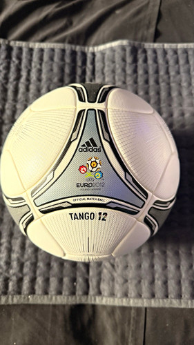 Adidas uefa euro - tango, 12